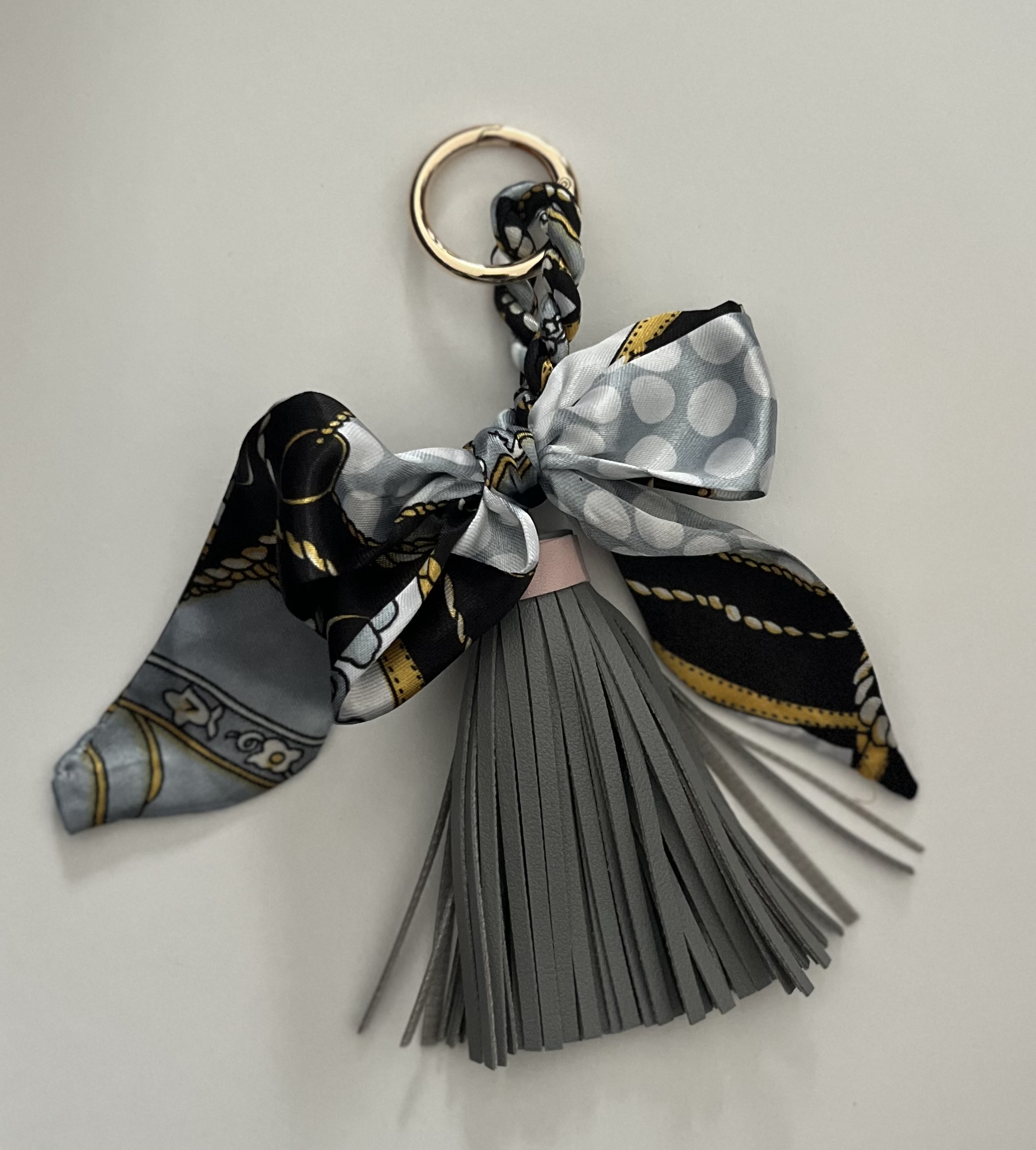 Bijou de Sac NŒUD avec Pompon